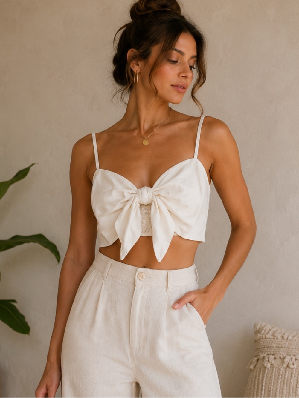 H&m unused Elegant White Bow Tie Women Top